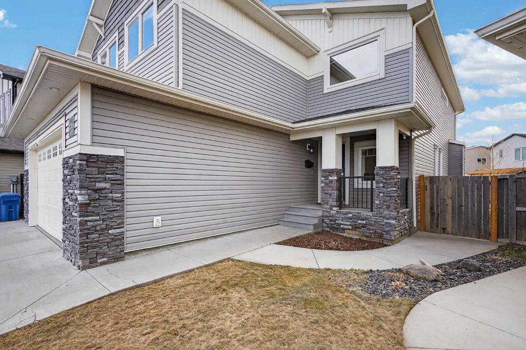 Photo of 346 Twinriver Road W, Lethbridge, AB T1J 4C8 (MLS # A2286869)