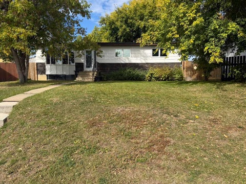 Photo of 4530 54 Avenue, Grimshaw, AB T0H 1W0 (MLS # A2346422)
