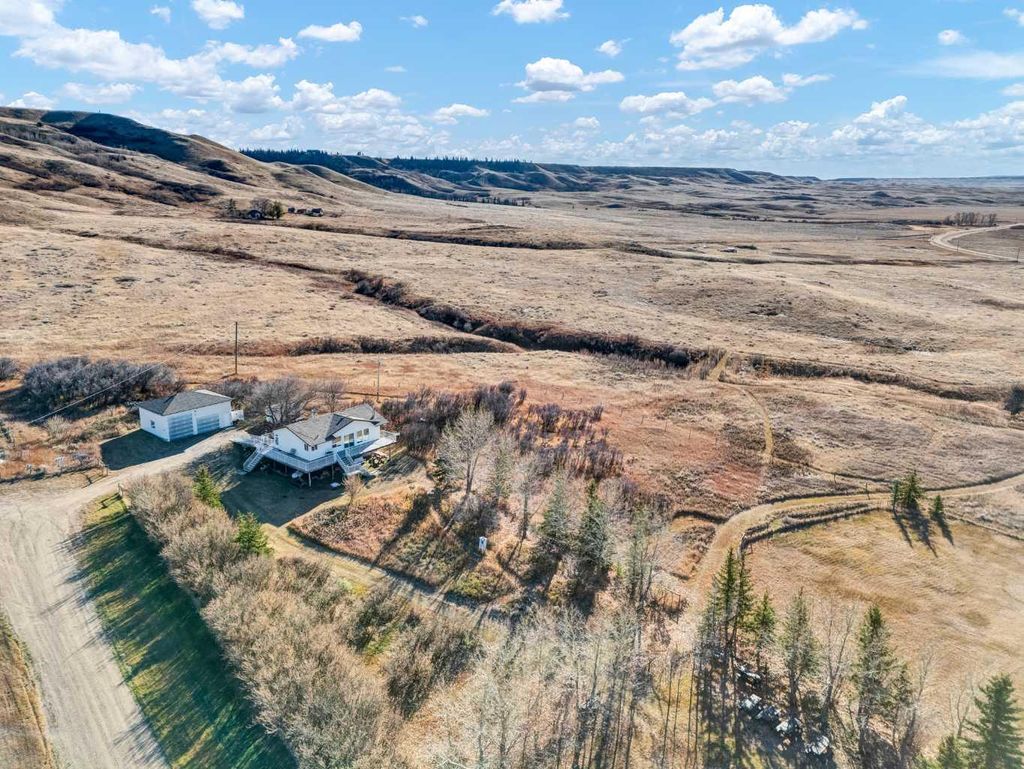 Photo of 3405 Township Road 74, Rural Cypress County, AB T0K 1L0 (MLS # A2307753)