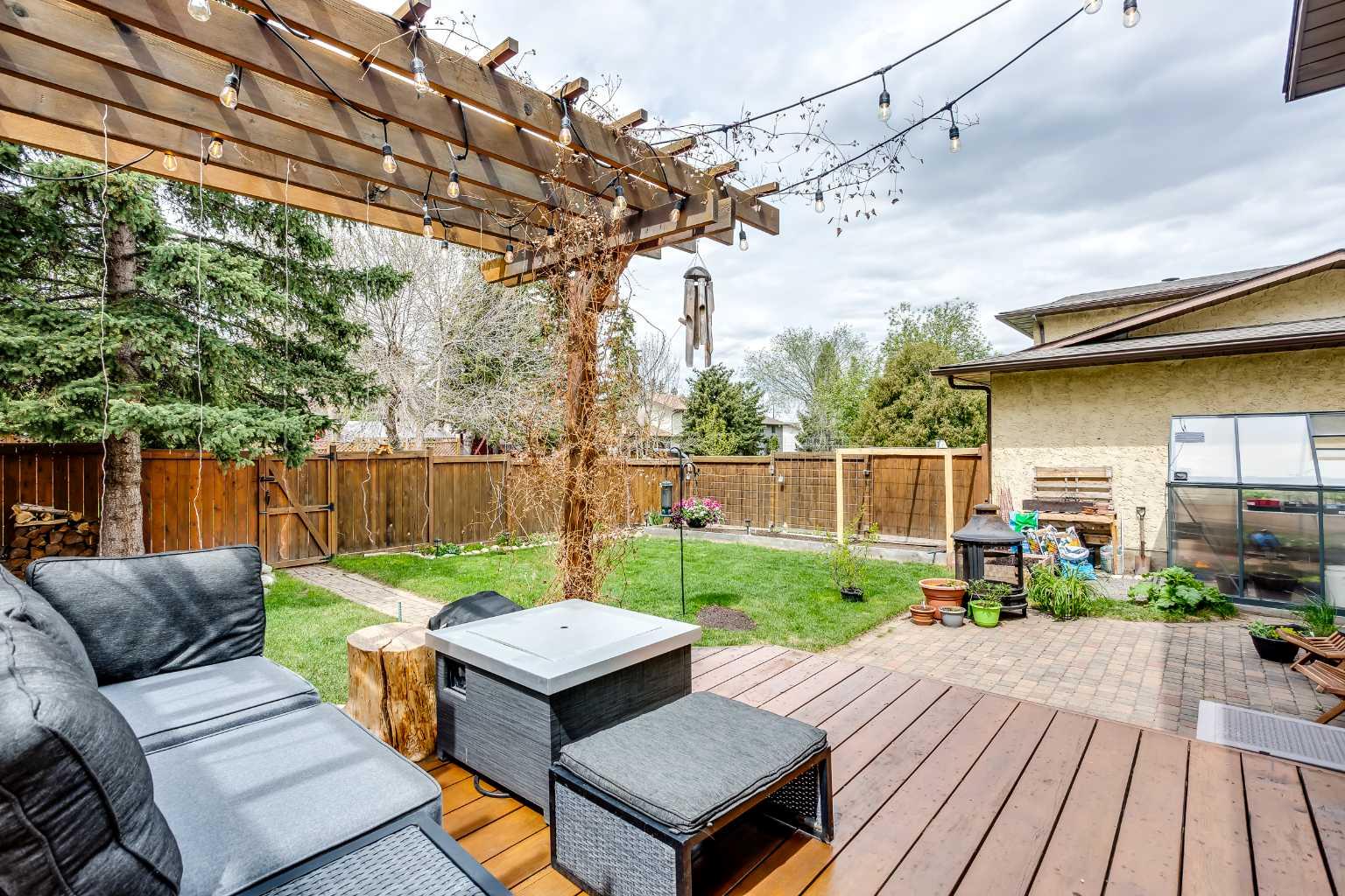 15 Bearberry Crescent NW