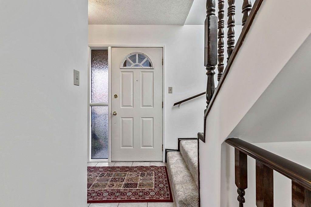 60 Rundlelawn Place NE