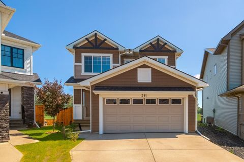 311 Monterey Place SE High River AB T1V 0H6