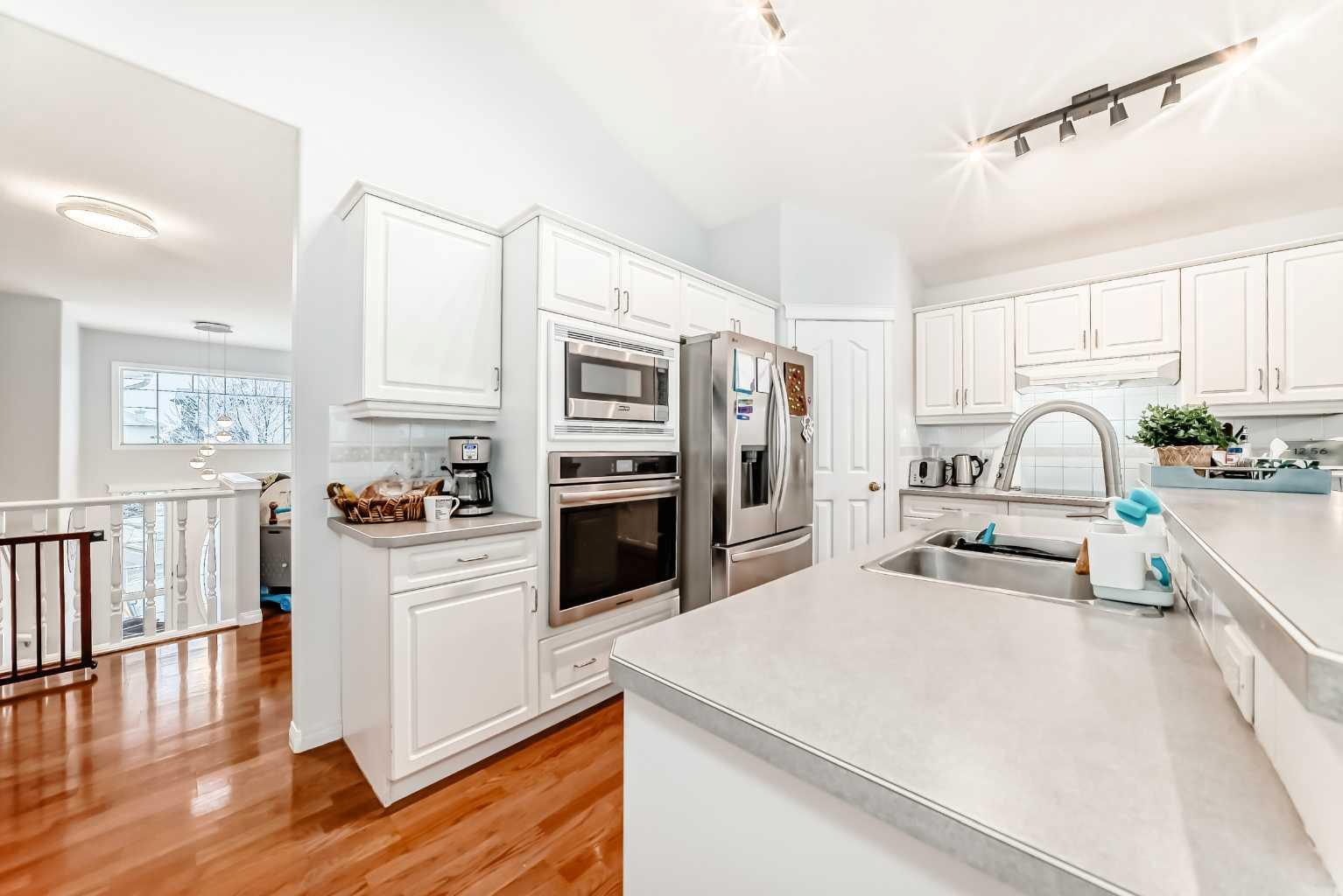 3263 Signal Hill Drive SW