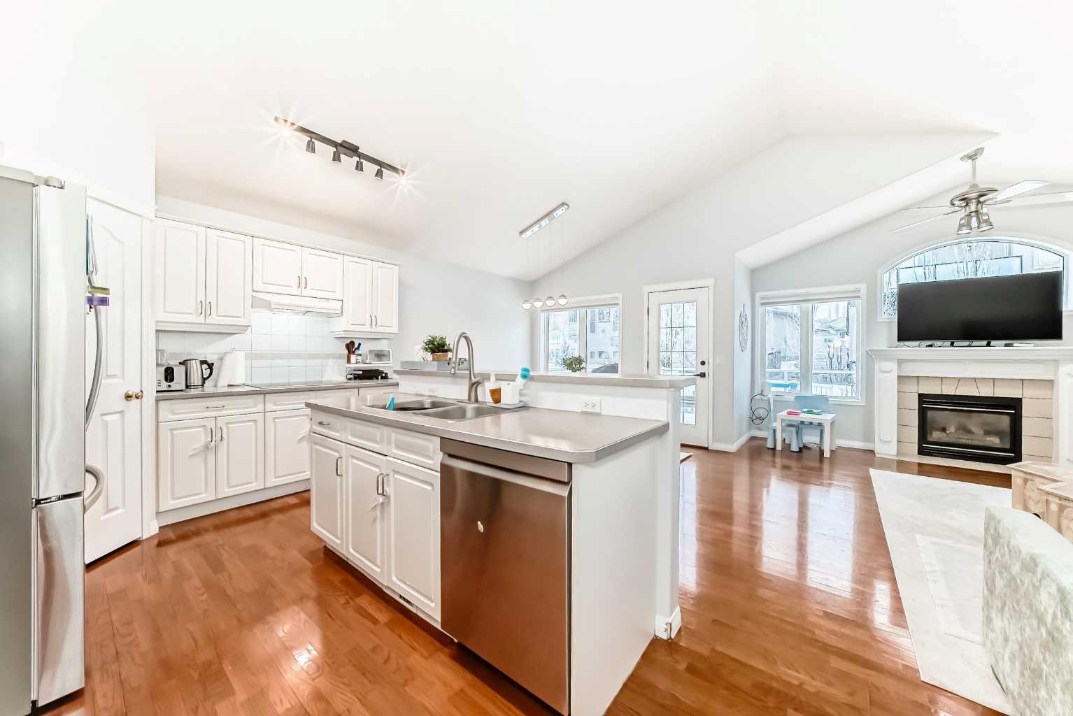 3263 Signal Hill Drive SW