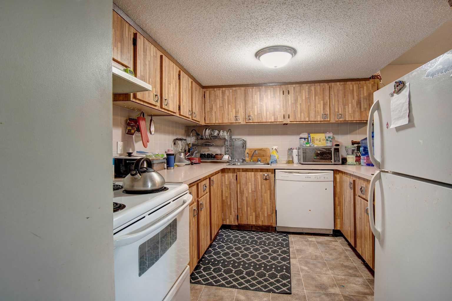 2200 Woodview Drive SW 106