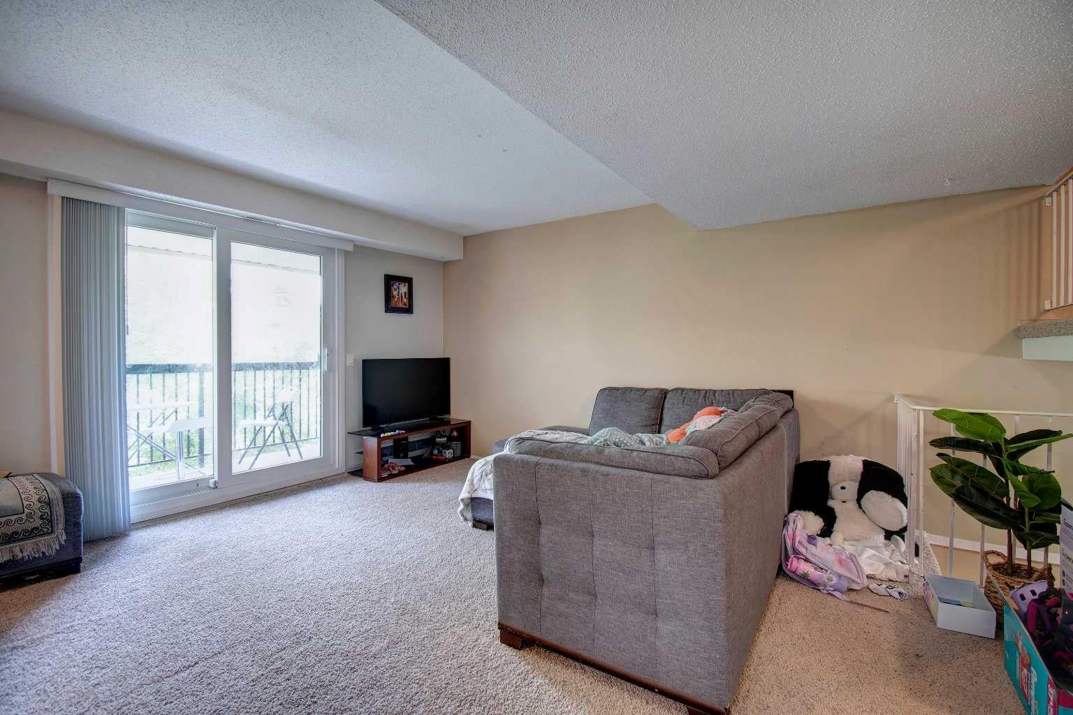 2200 Woodview Drive SW 106