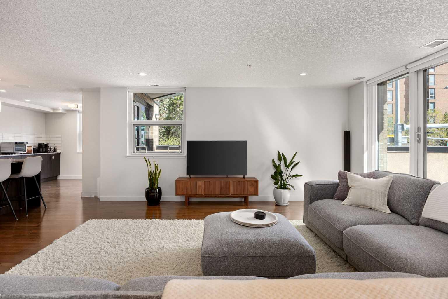 303 13 Avenue SW 203