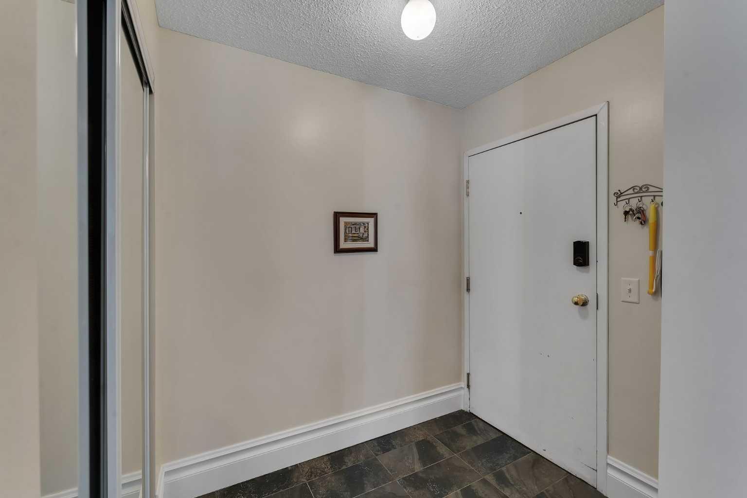 7106 Valleyview Park SE 106