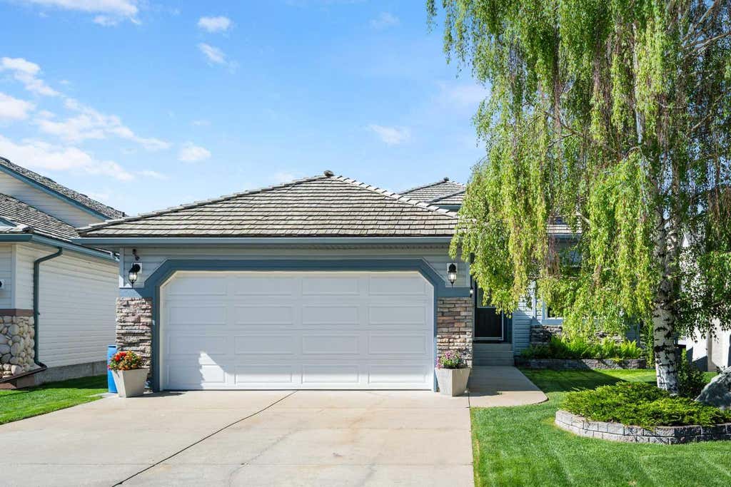 Photo of 138 Gleneagles View, Cochrane, AB T4C 1W1 (MLS # A2318603)