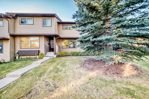 380 Bermuda Drive NW 49 Calgary AB T3K 2B2