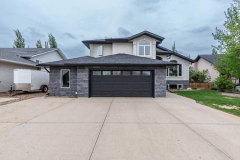 Photo of 2912 65 Avenue Place, Lloydminster, AB T9V 3H5 (MLS # A2297670)