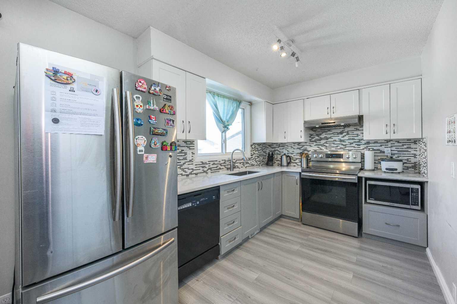 427 Rundlelawn Way NE