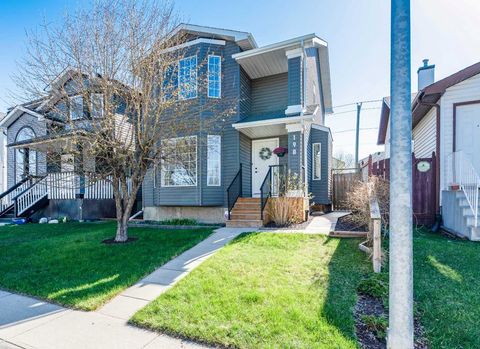 Photo of 198 Somerside Park SW, Calgary, AB T2Y 3G3 (MLS # A2310201)