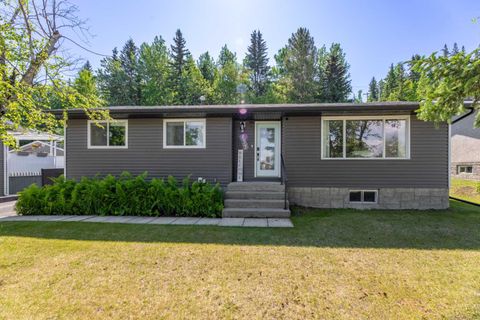 Photo of 153 Alder Drive, Hinton, AB T7V 1C9 (MLS # A2324007)