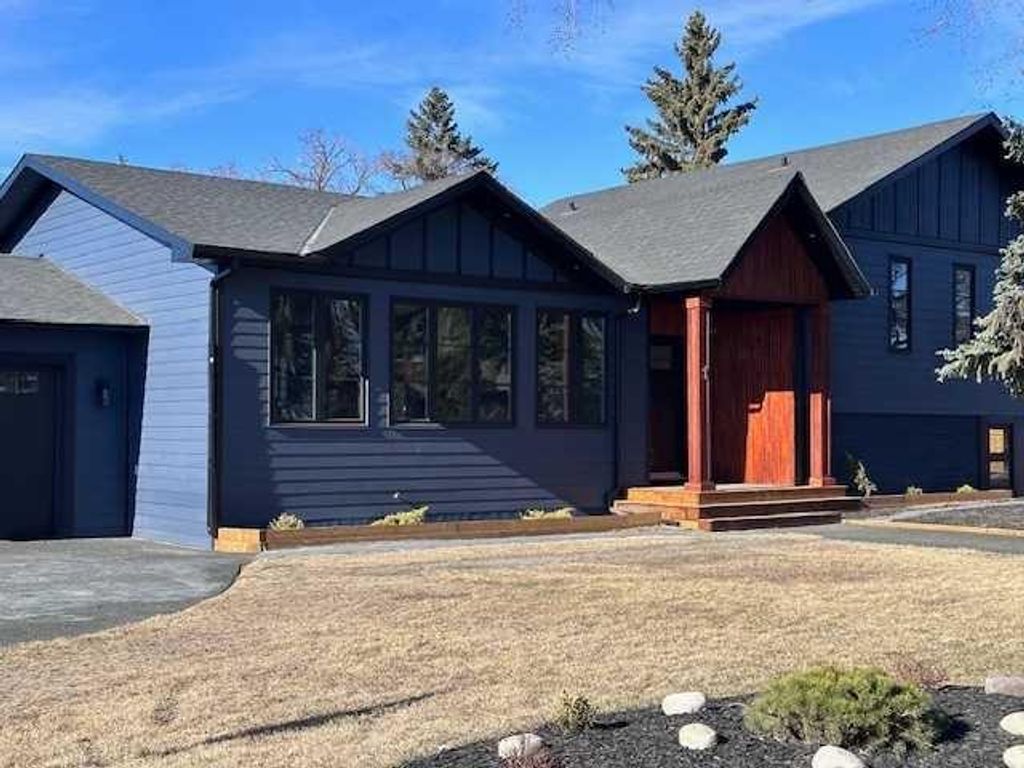 Photo of 1 Spruce Bank Crescent SW, Calgary, AB T3C 3B5 (MLS # A2279926)
