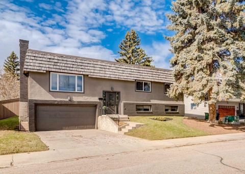 Photo of 176 Mapleburn Drive SE, Calgary, AB T2J 1Y6 (MLS # A2305885)