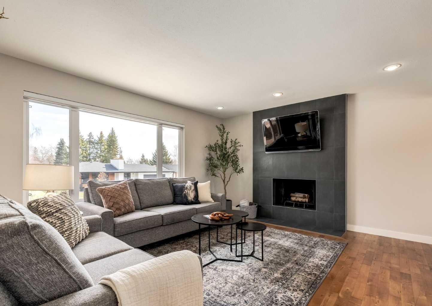 176 Mapleburn Drive SE