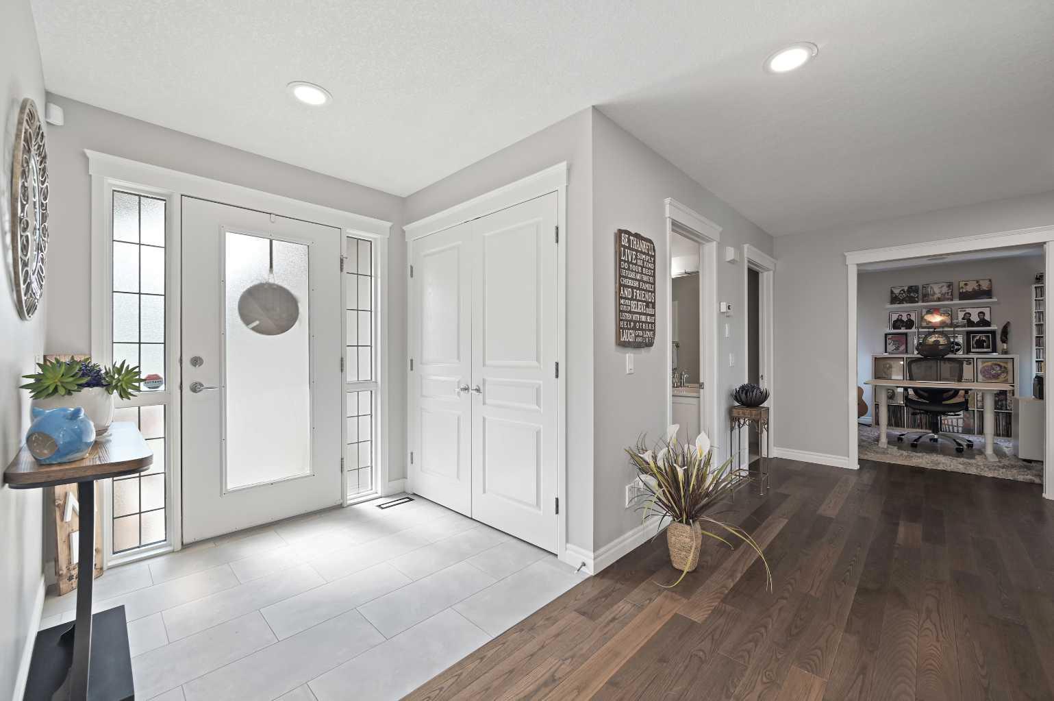 95 Panorama Hills View NW