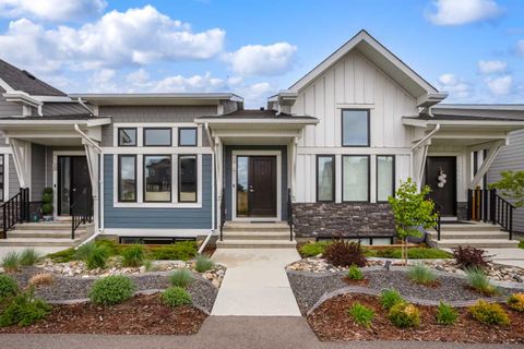 76 D'Arcy Boulevard Okotoks AB T1S 5S7