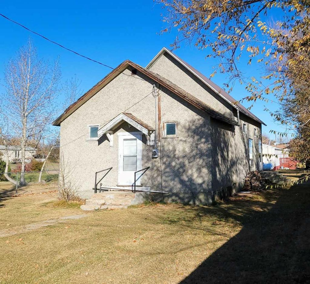Photo of 110 1 Avenue E, Craigmyle, AB T0J 0T0 (MLS # A2266669)