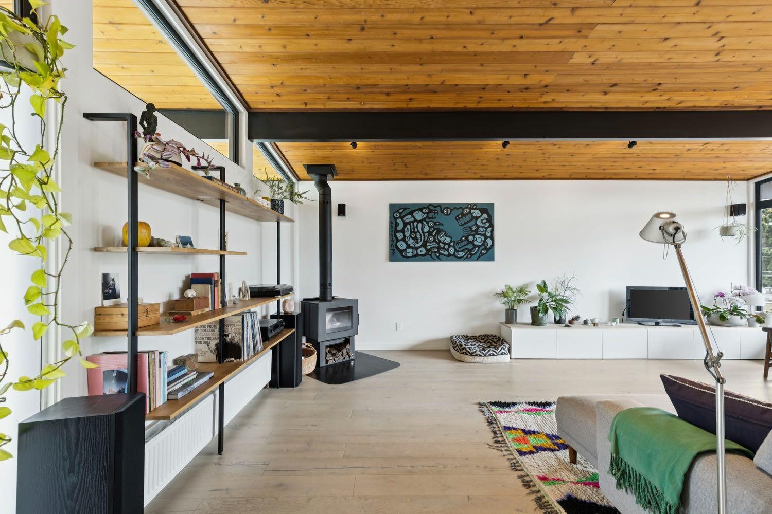 4427 Charleswood Drive NW