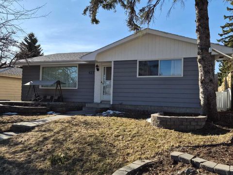 627 Seymour Avenue SW Calgary AB T2W 0N5