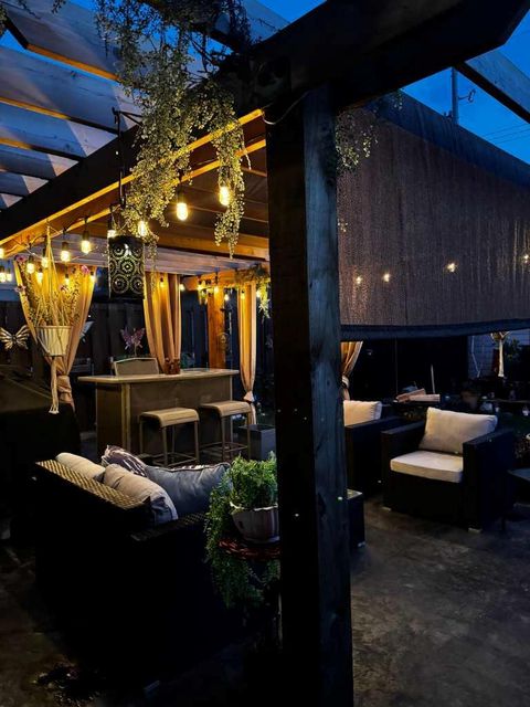 7815 36 Avenue NW Calgary AB T3B 1V5