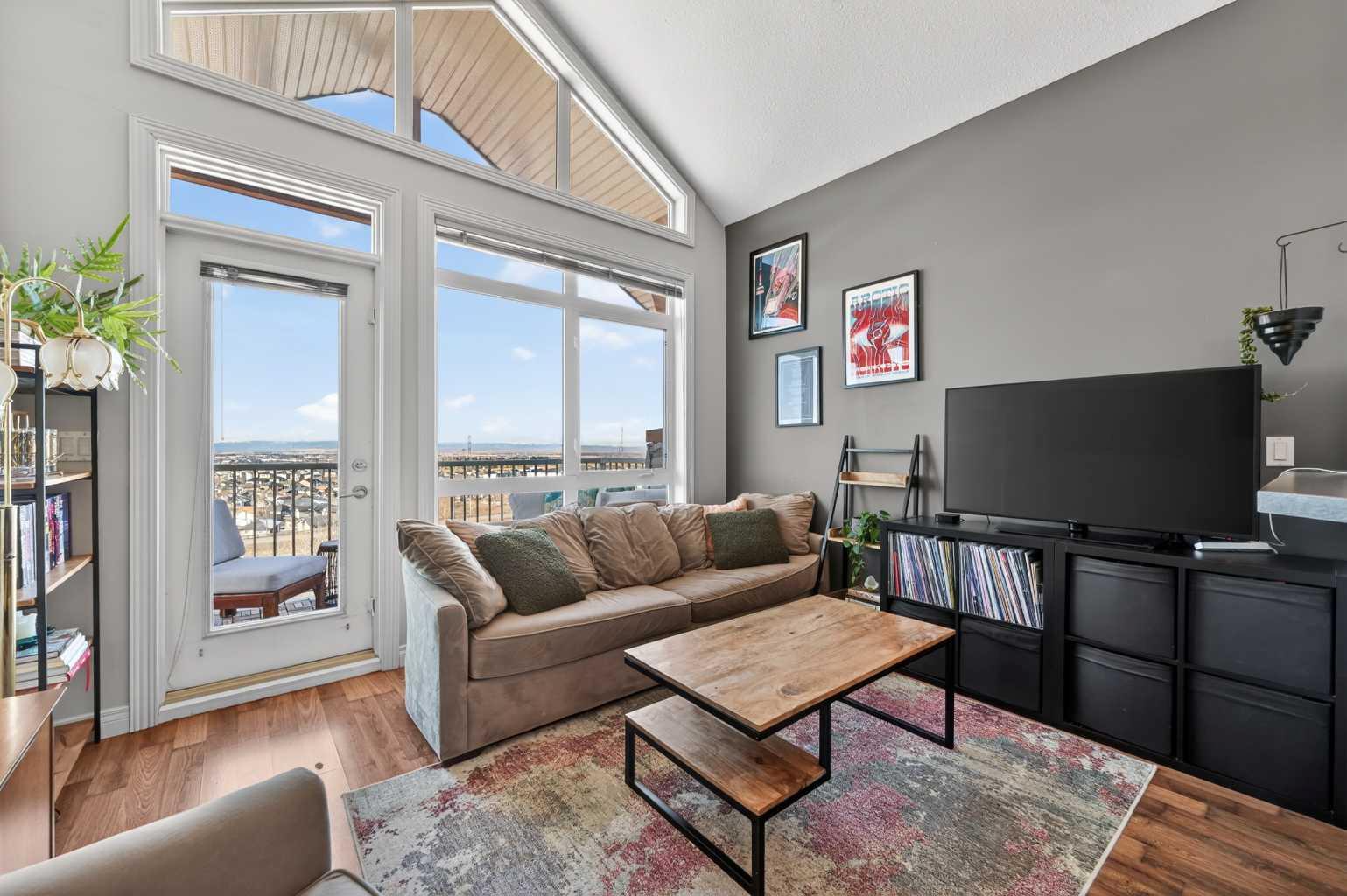 169 Rockyledge View NW 10