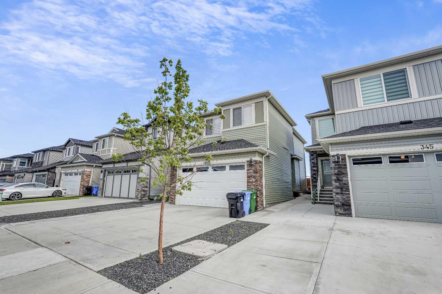 349 Corner Meadows Way NE