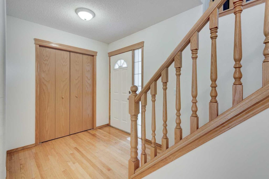 Photo of 142 Somerset Park SW, Calgary, AB T2Y 3H5 (MLS # A2342481)