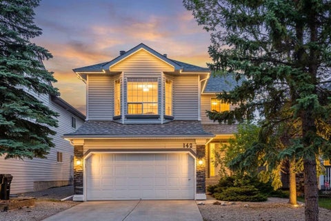 Photo of 142 Somerset Park SW, Calgary, AB T2Y 3H5 (MLS # A2342481)