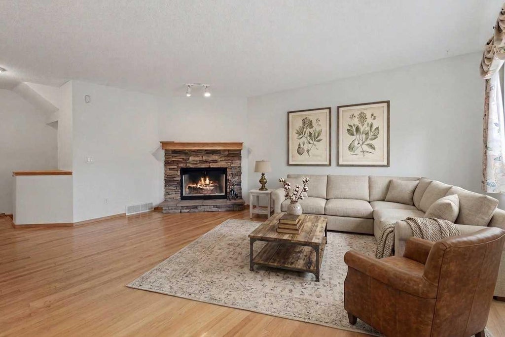 Photo of 142 Somerset Park SW, Calgary, AB T2Y 3H5 (MLS # A2342481)