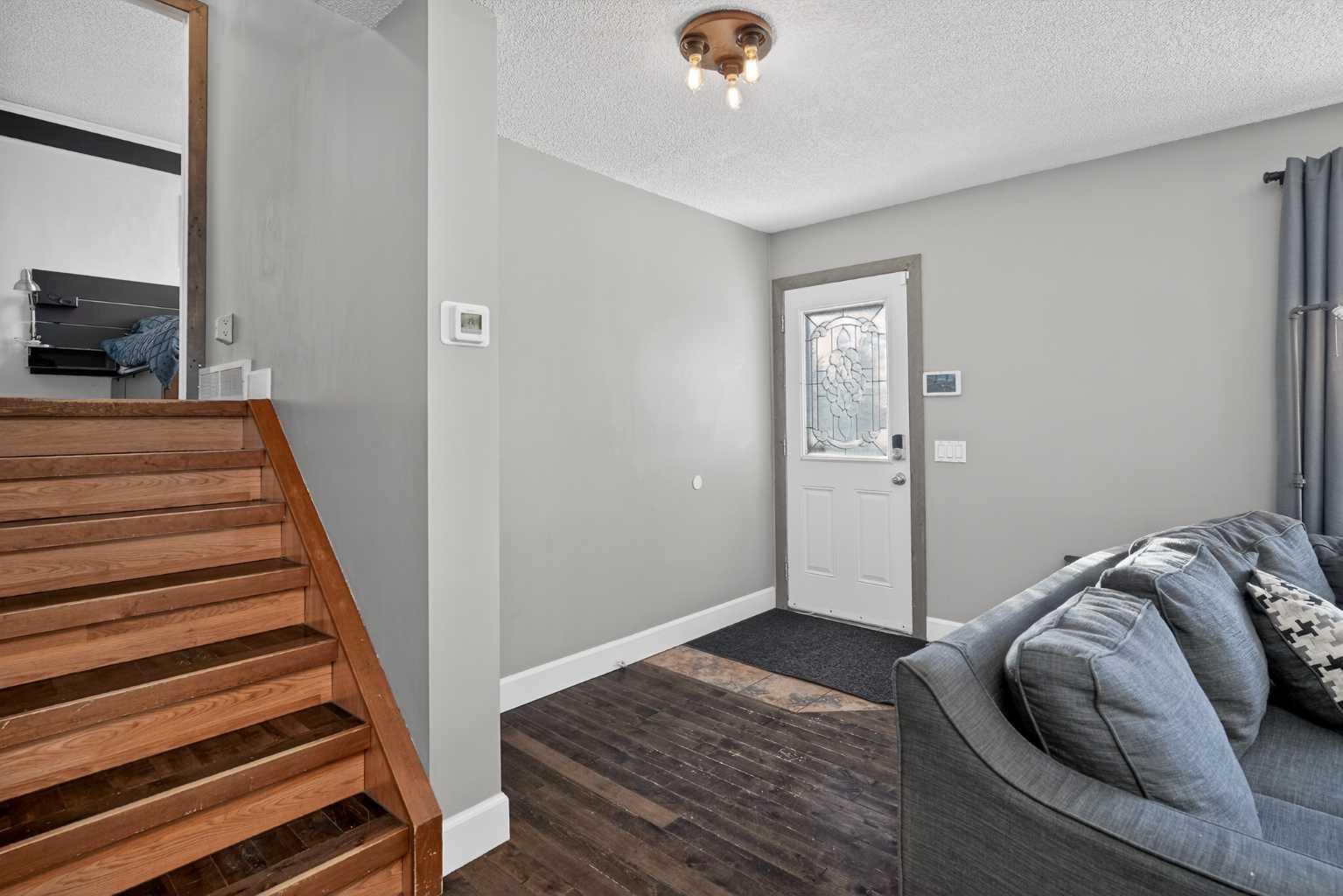 1028 Penrith Crescent SE