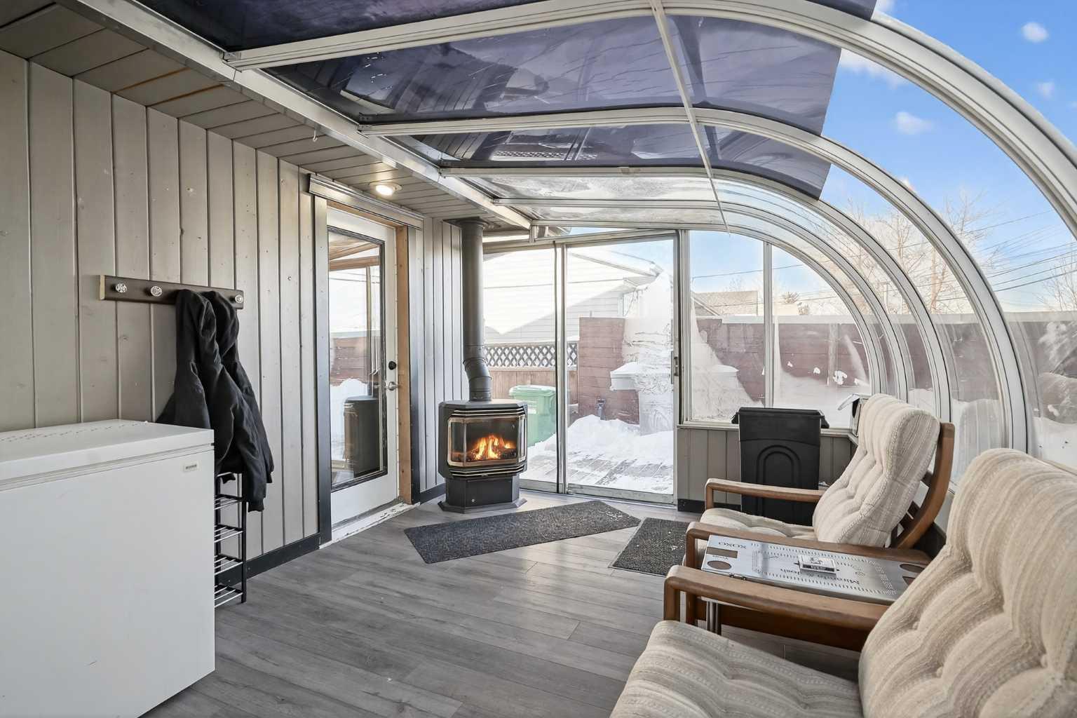 1028 Penrith Crescent SE