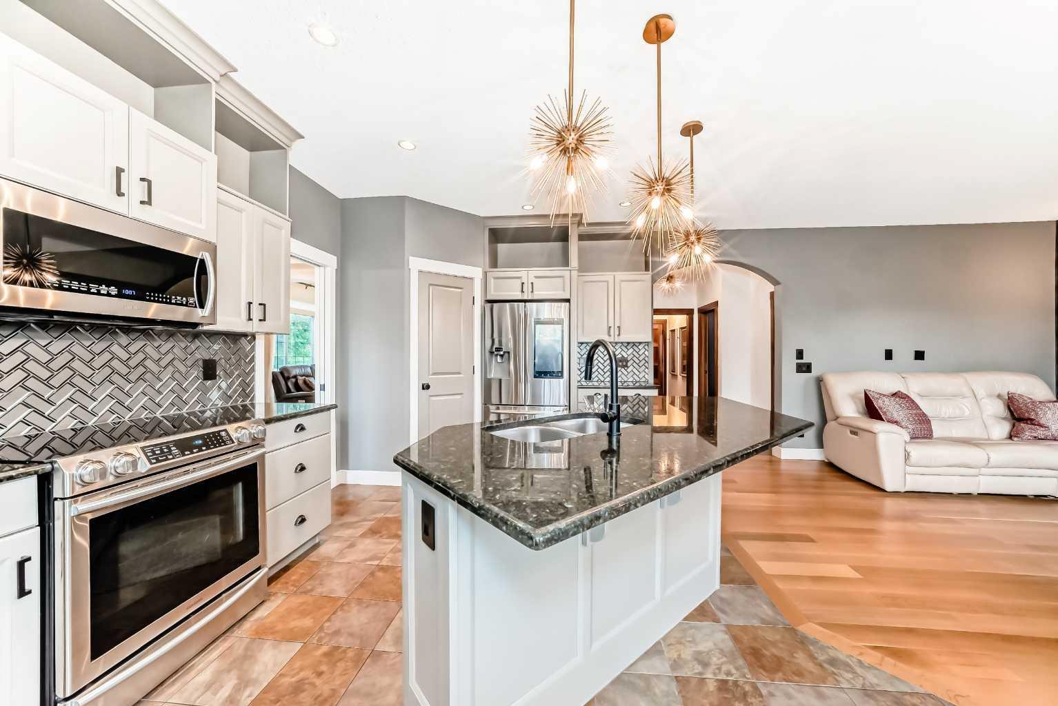 2 Tuscany Estates Crescent NW