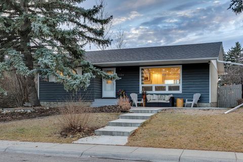 1324 Lake Sylvan Drive SE Calgary AB T2J 3C8
