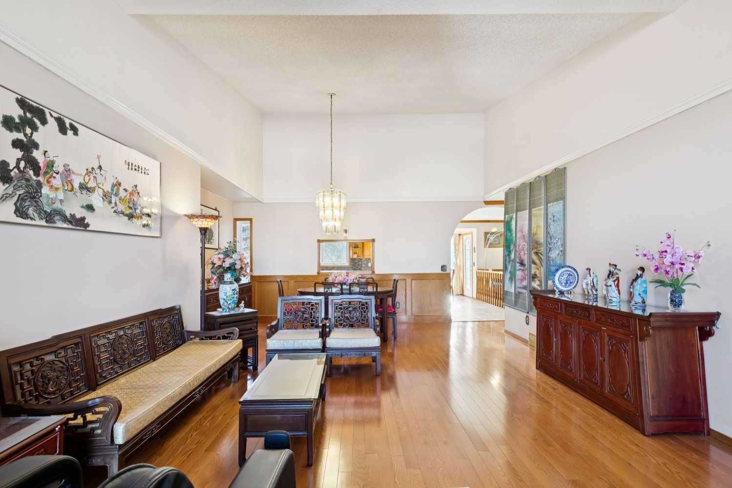 2203 Sirocco Drive SW