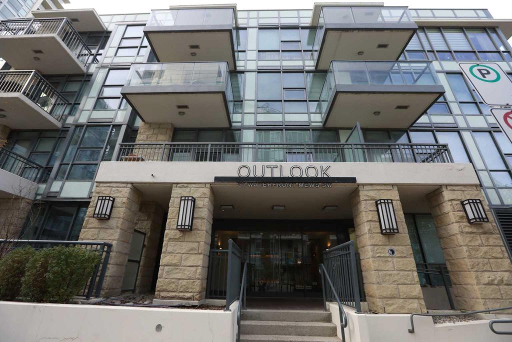 Photo of 51 Waterfront Mews SW #304, Calgary, AB T2P 0X3 (MLS # A2293419)