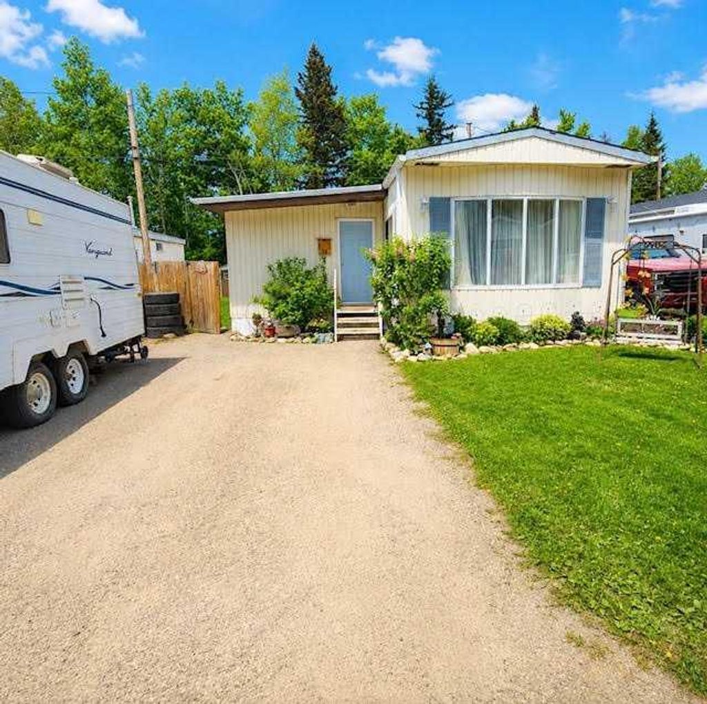 Photo of 726 CARMICHAEL Lane #28, Hinton, AB T7V 1T1 (MLS # A2318612)