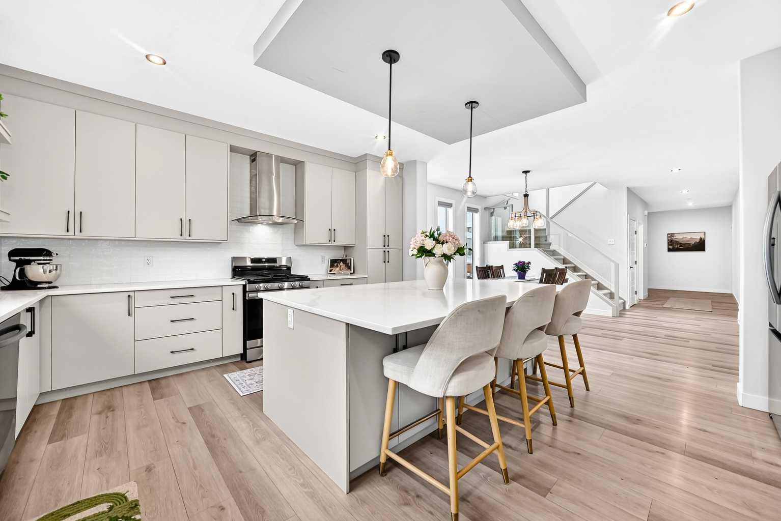 543 Rivercrest View