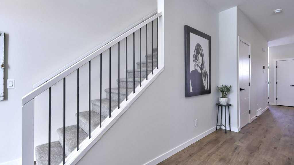 770 Wolf Willow Boulevard SE