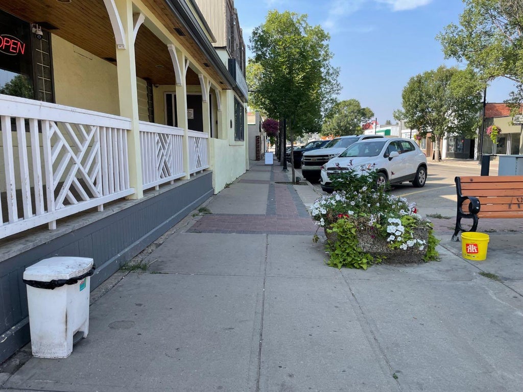 Photo of 5009 50 Avenue, Ponoka, AB T4J 1R7 (MLS # A2349114)