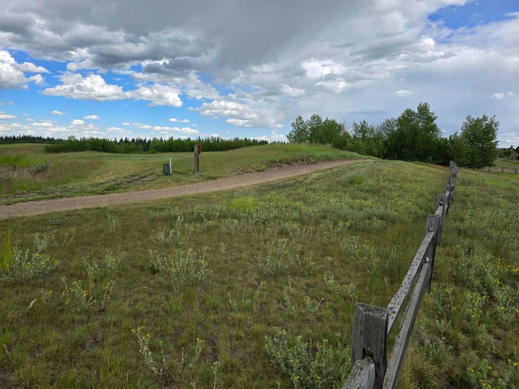 Photo of 513 Dunes Ridge Drive, Rural Ponoka County, AB T4J 0B3 (MLS # A1203816)