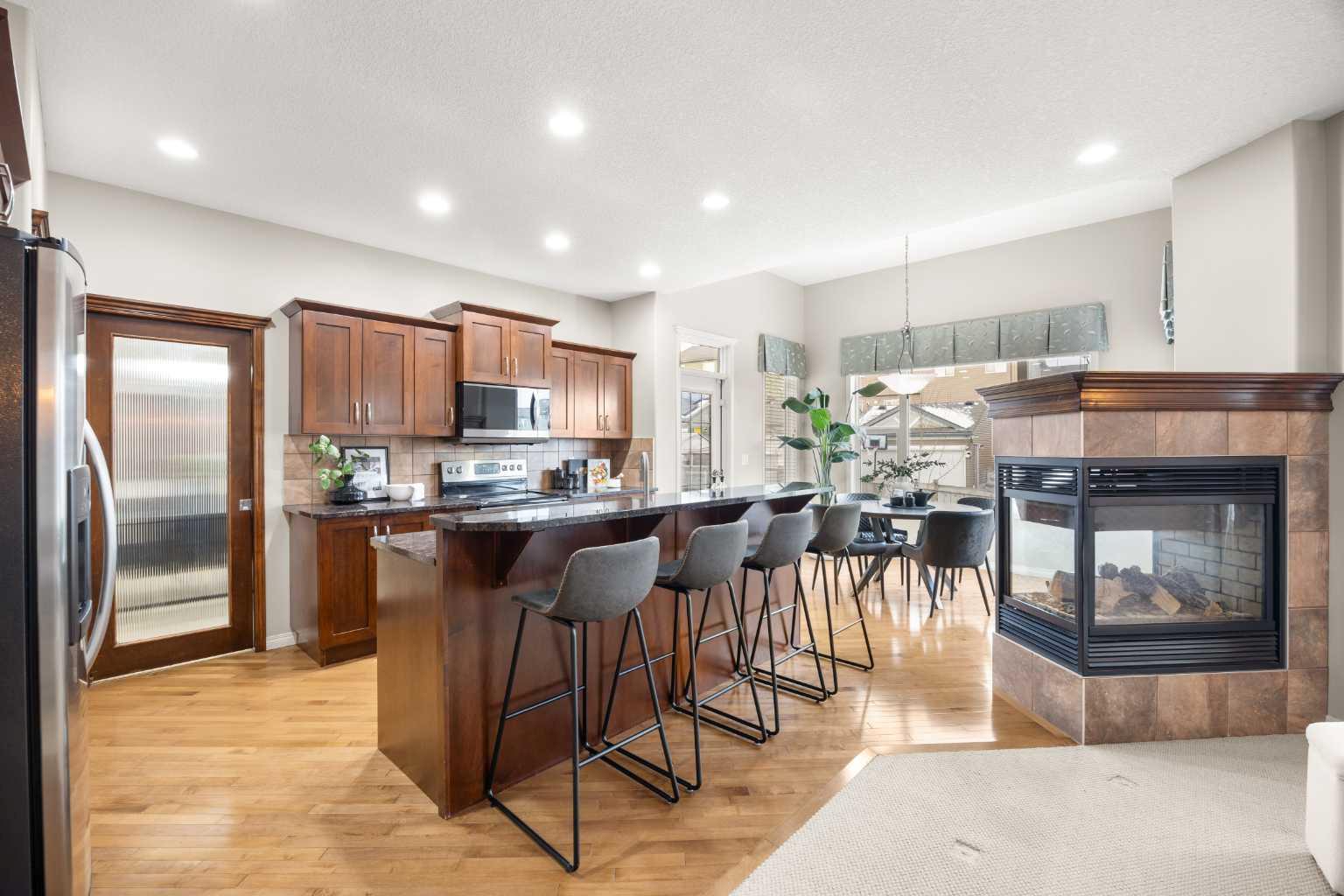 64 Panatella Manor NW