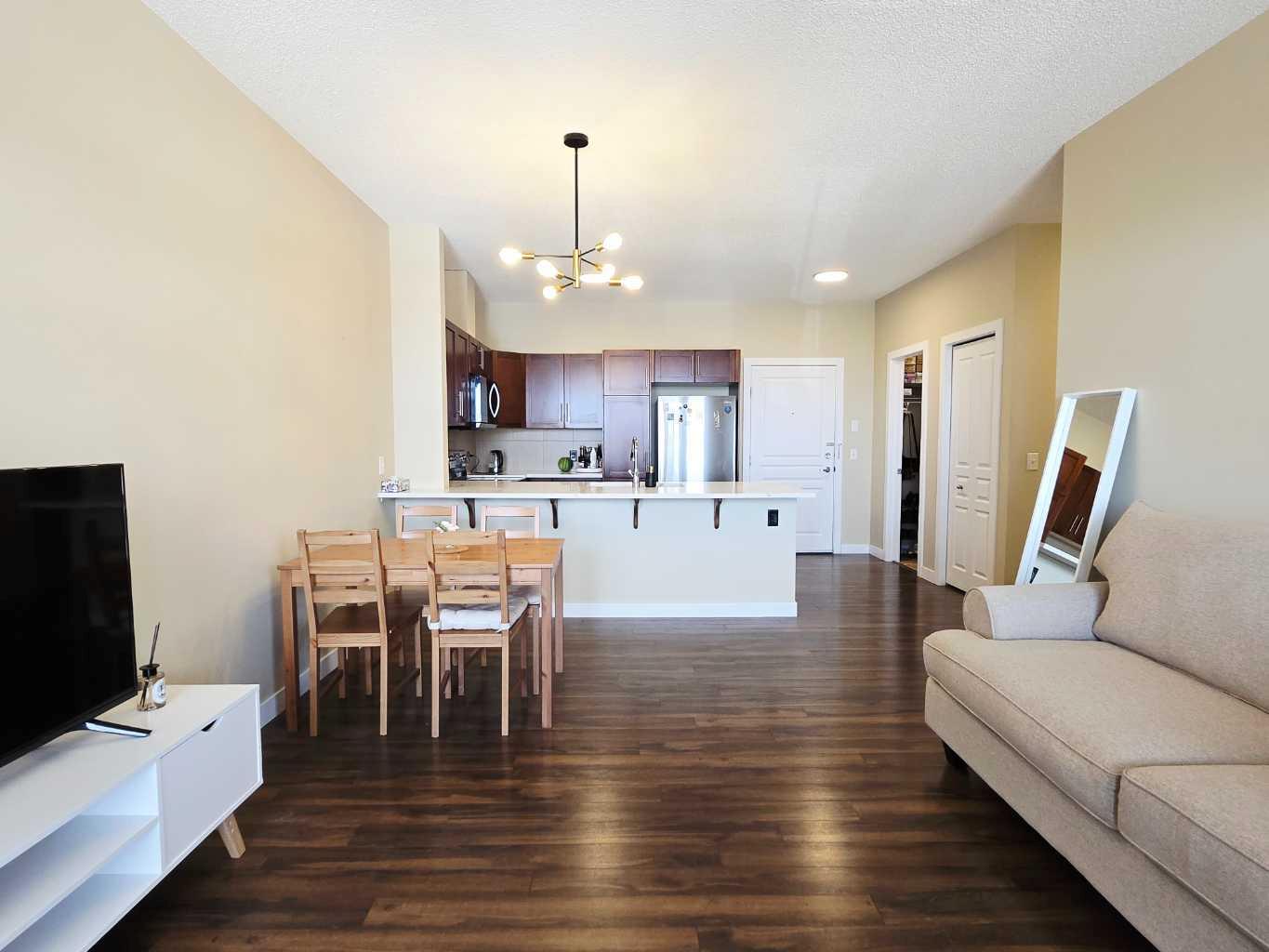 76 Panatella Road NW 301
