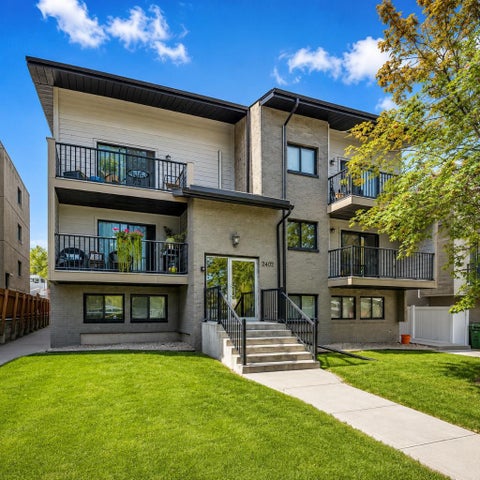 Photo of 2407 17 Street SW #11, Calgary, AB T2T 4M9 (MLS # A2321401)