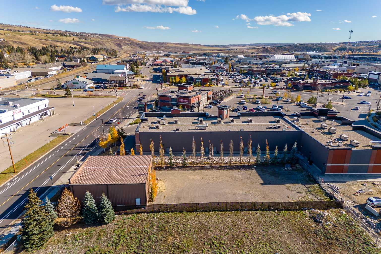365 Railway Street W