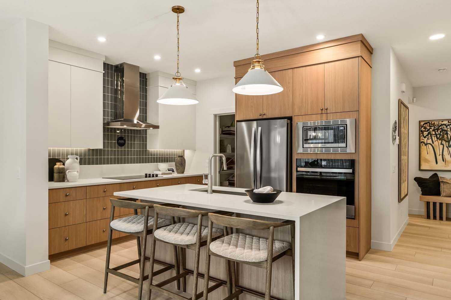 148 Lucas Green NW