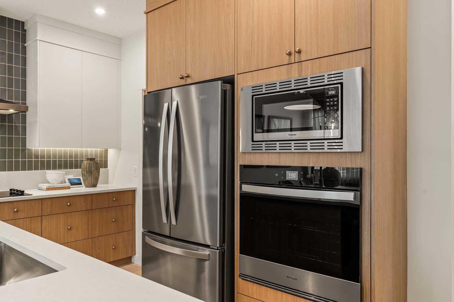 148 Lucas Green NW