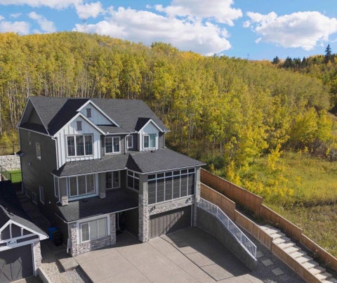 Photo of 40 Crestridge Heights SW, Calgary, AB T3B 6K6 (MLS # A2349612)